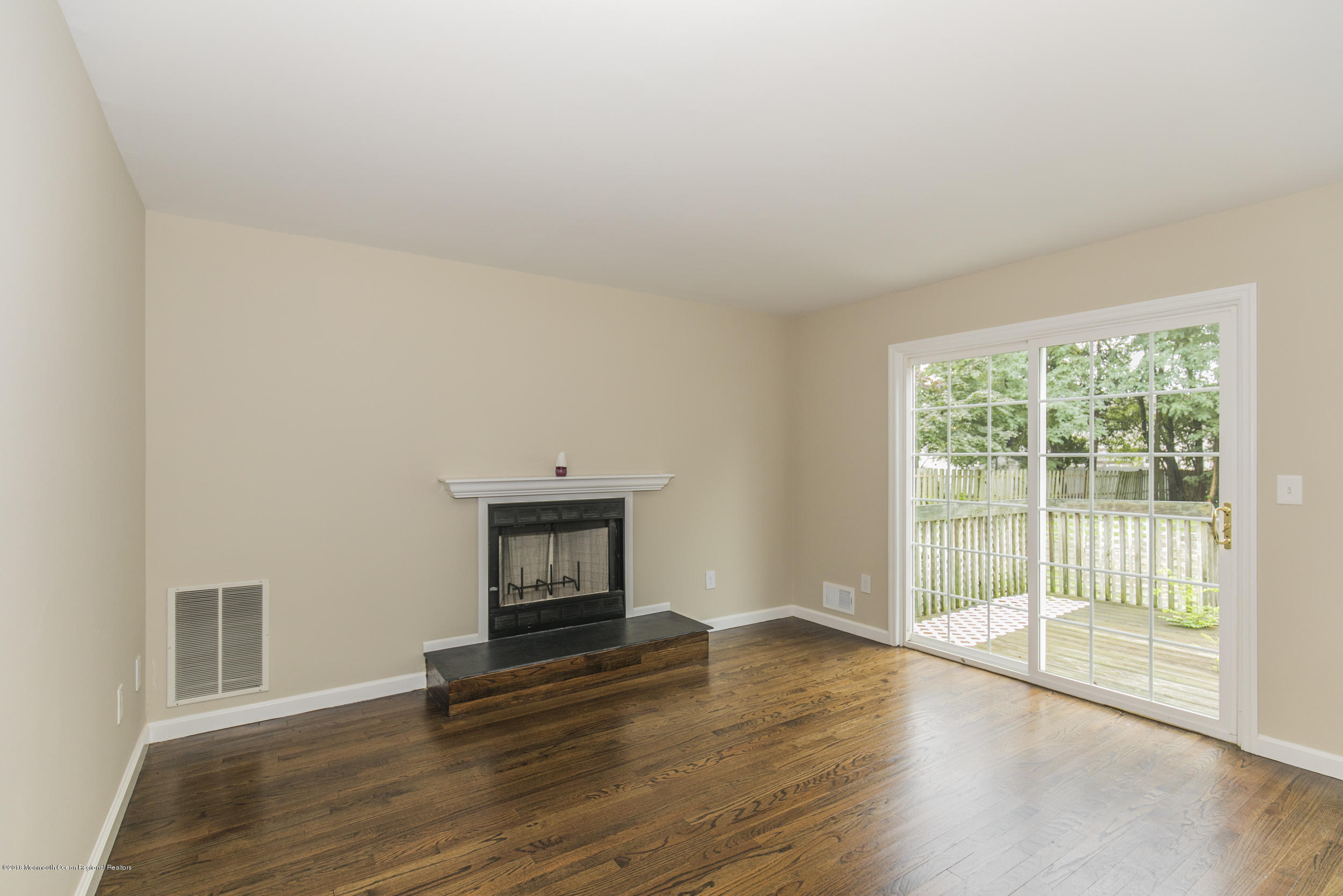 15 Middlesex Road Matawan, NJ 07747 - Photo 6 of 21 Family Room