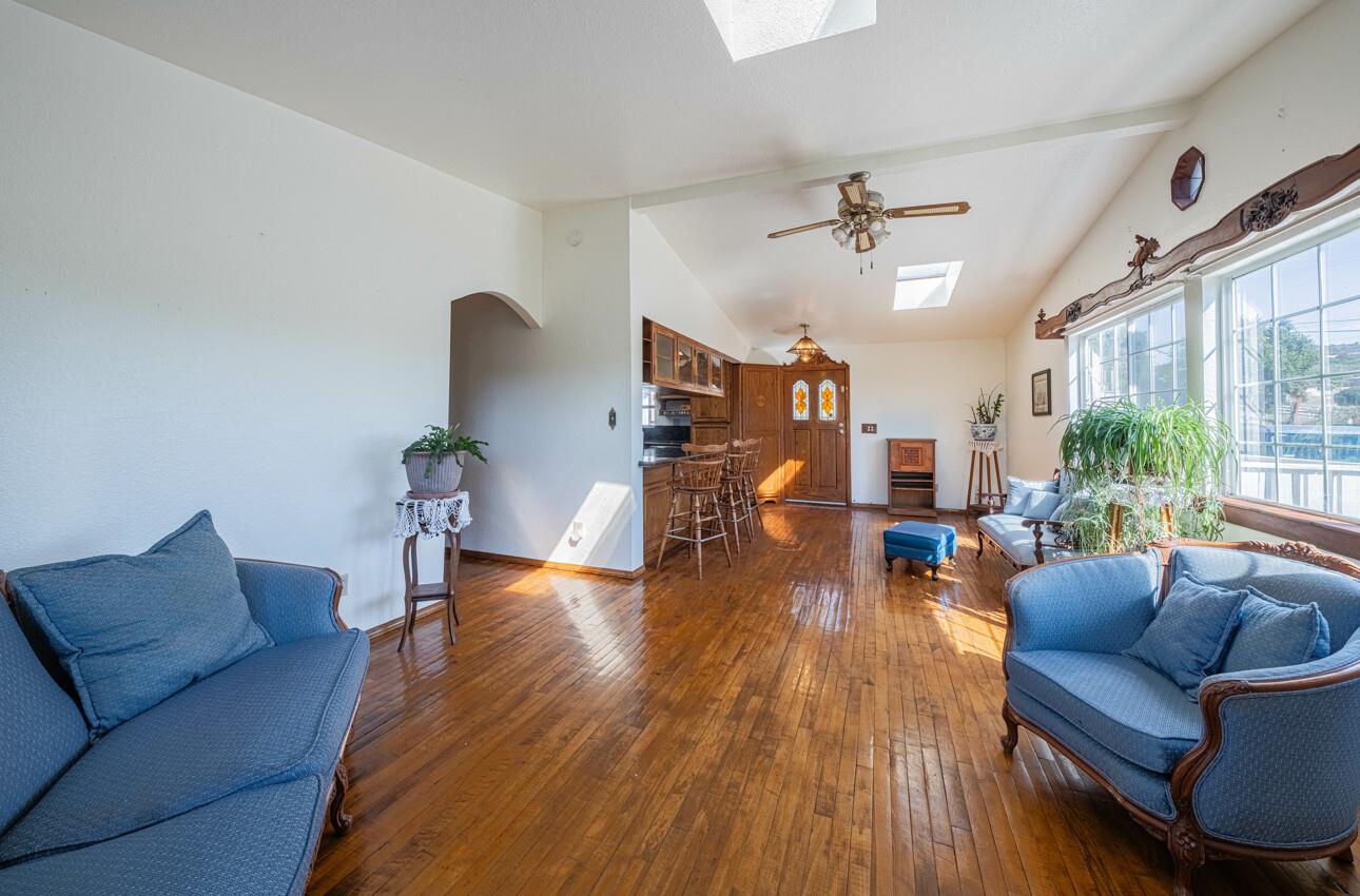 17945 Pesante Road Salinas, CA 93907 - Photo 16 of 53