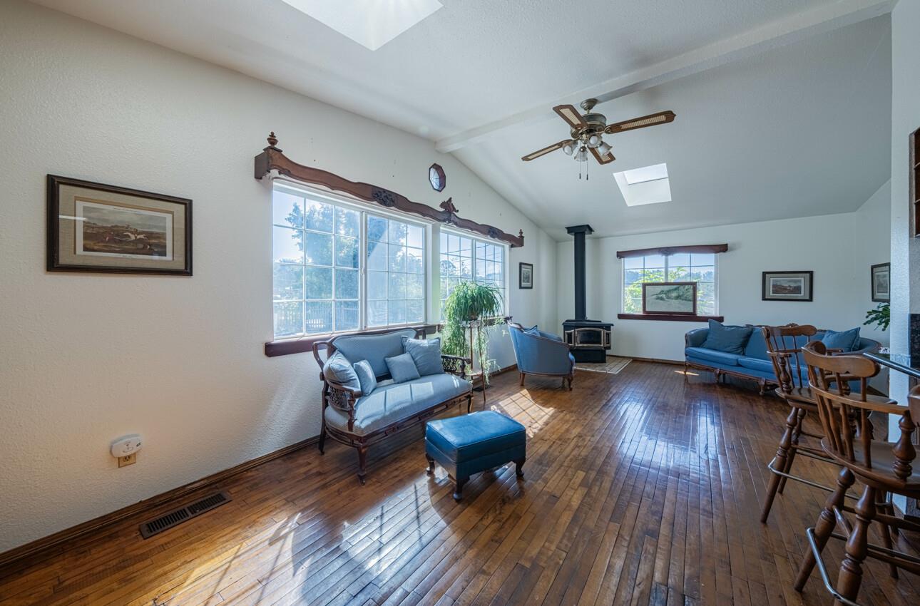 17945 Pesante Road Salinas, CA 93907 - Photo 4 of 49