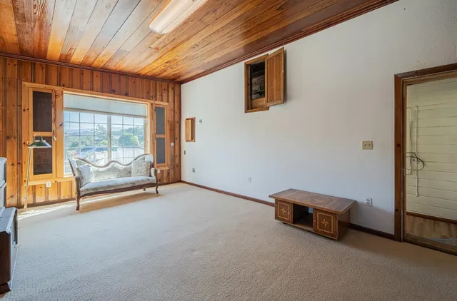 a view of workspace with furniture