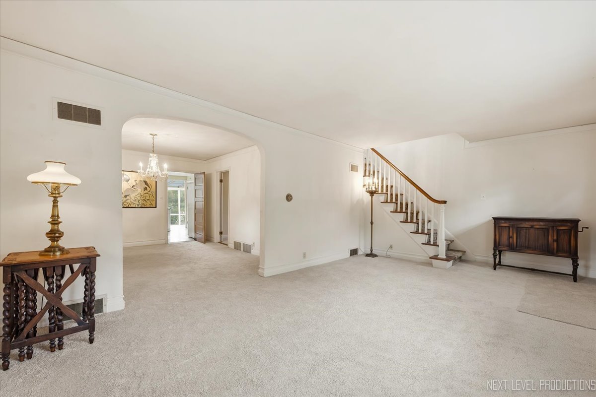1705 Riverside Avenue St. Charles, IL 60174 - Photo 4 of 30 Gallery Image 4