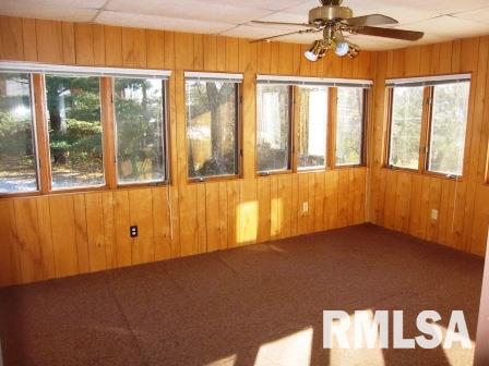 4304 36th Avenue Moline, IL 61265 - Photo 4 of 16