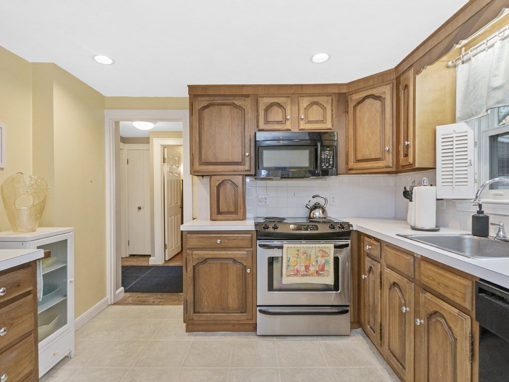 65 Brightwood Road Waltham, MA 02453 - Photo 23 of 42