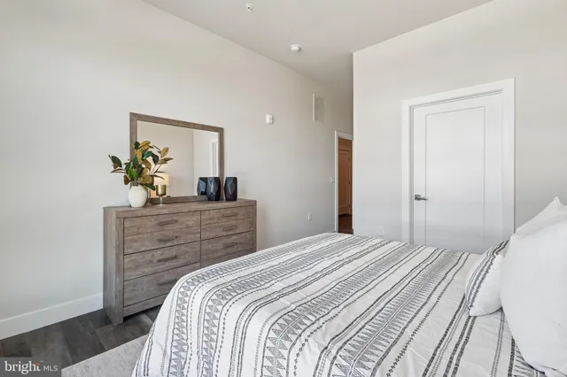 $1,199,999 | 1761 Old Meadow Road, Unit 517, McLean, VA 22102