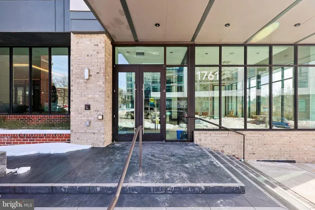 $1,199,999 | 1761 Old Meadow Road, Unit 517, McLean, VA 22102