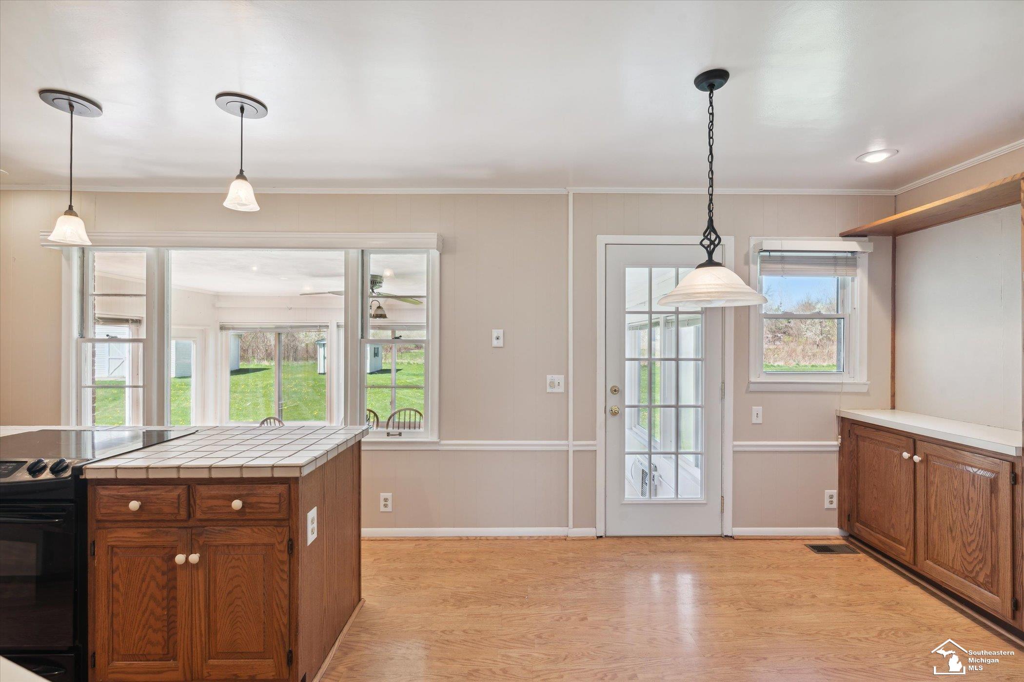 9661 Crabb Road Temperance, MI 48182 - Photo 12 of 30