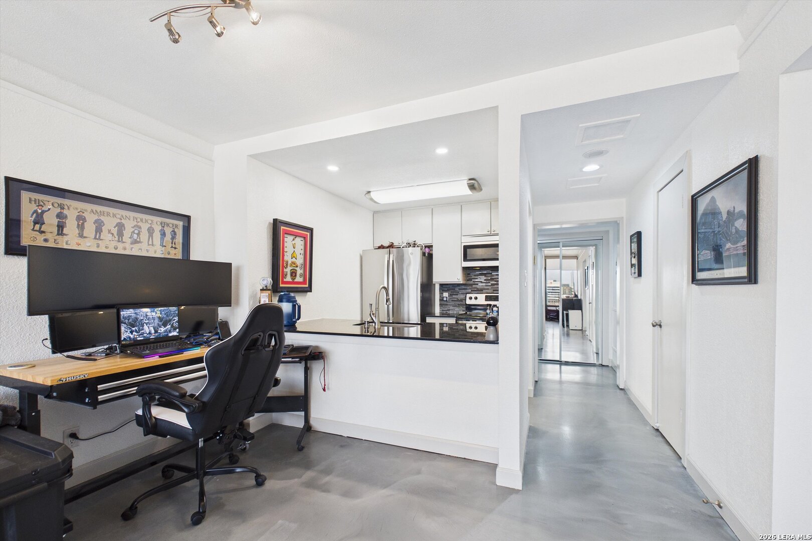 7701 Wurzbach Road, Unit 1803 San Antonio, TX 78229 - Photo 7 of 34