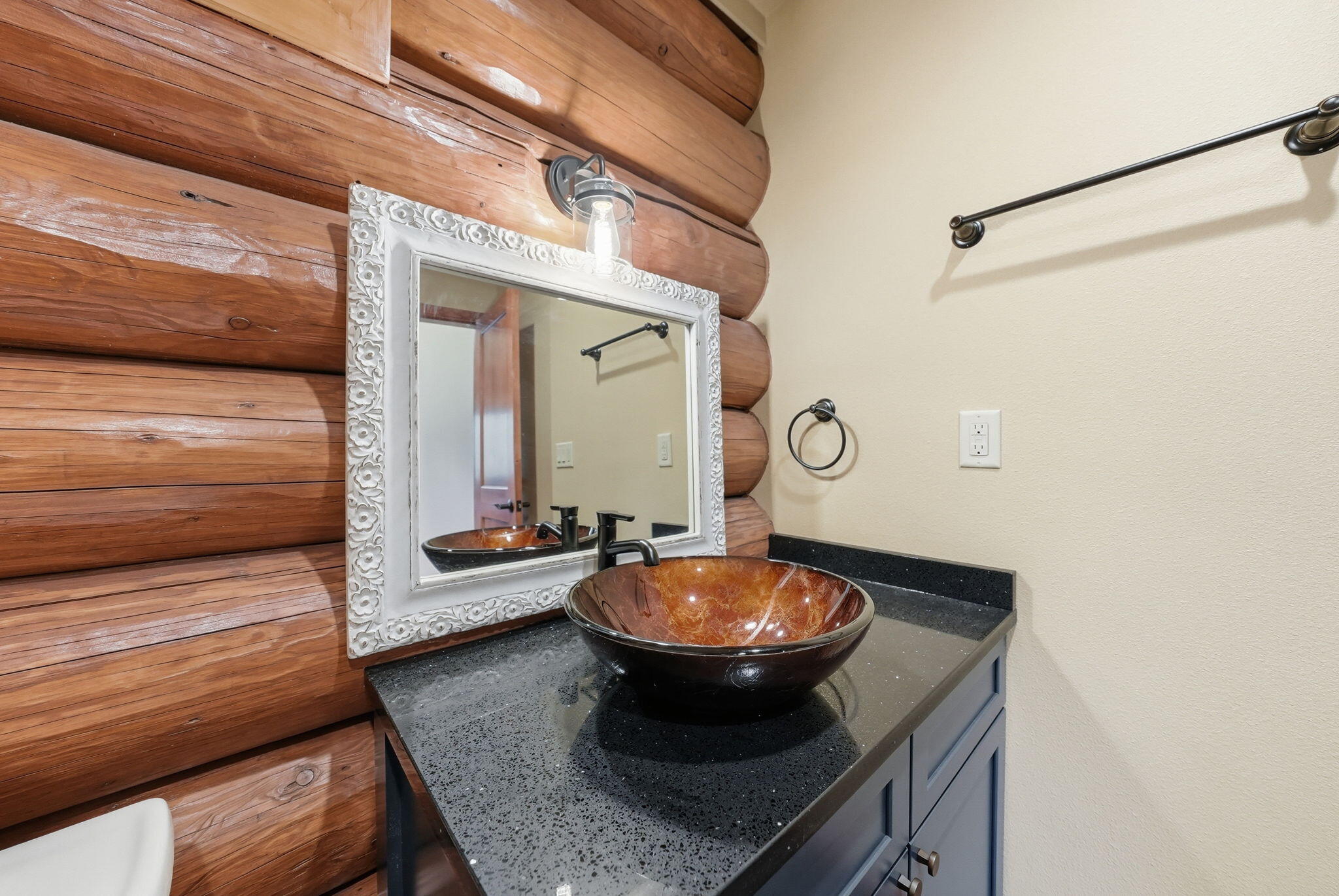 54270 Huntington Road La Pine, OR 97739 - Photo 18 of 68 24-web-or-mls-Riley_Visuals_024