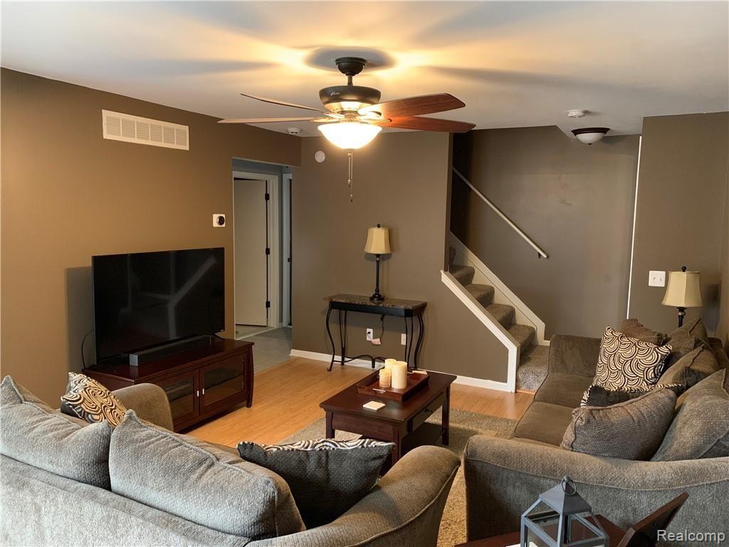 13993 Watersway Drive, Unit 70 Gibraltar, MI 48173 - Photo 4 of 23