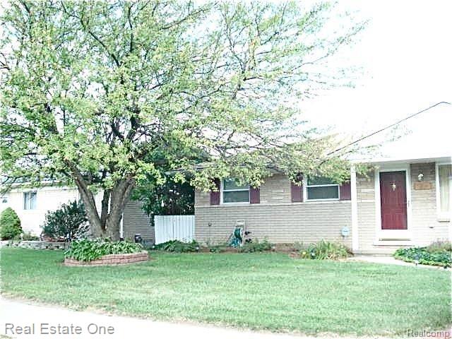 32560 Kelly Road Roseville, MI 48066 - Photo 2 of 12 DSC04767