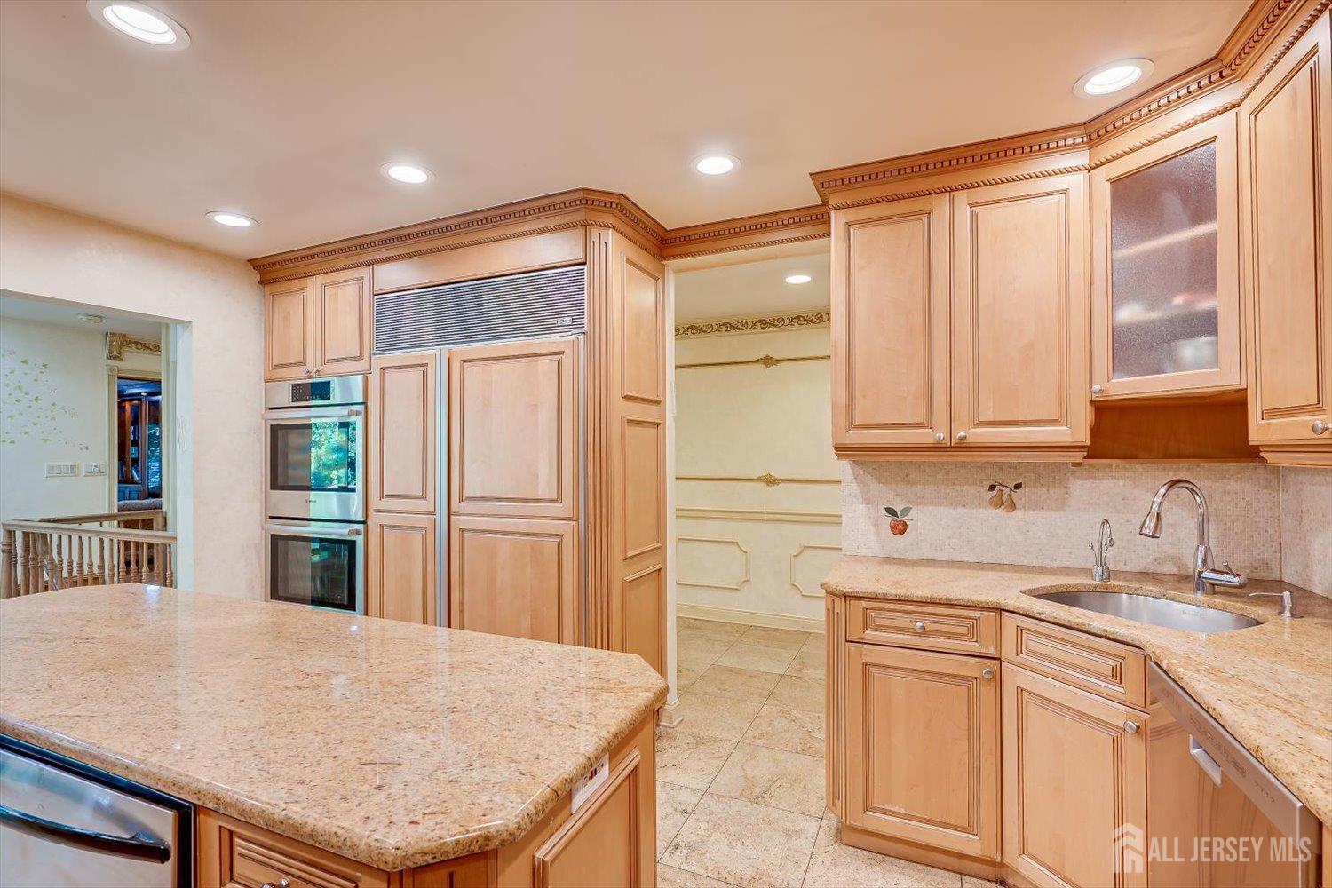 25 Marshall Drive Edison, NJ 08817 - Photo 17 of 68