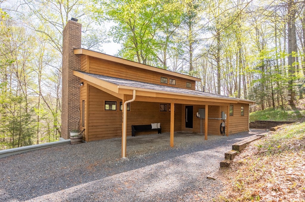 255 Frontier Road Dugspur, VA 24325 - Photo 3 of 73 Gallery Image 3
