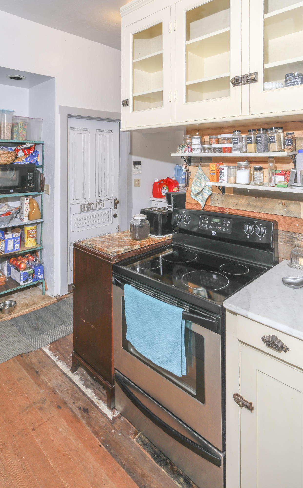2307 Graham Road Bayside, CA 95524 - Photo 24 of 29 027 Kitchen