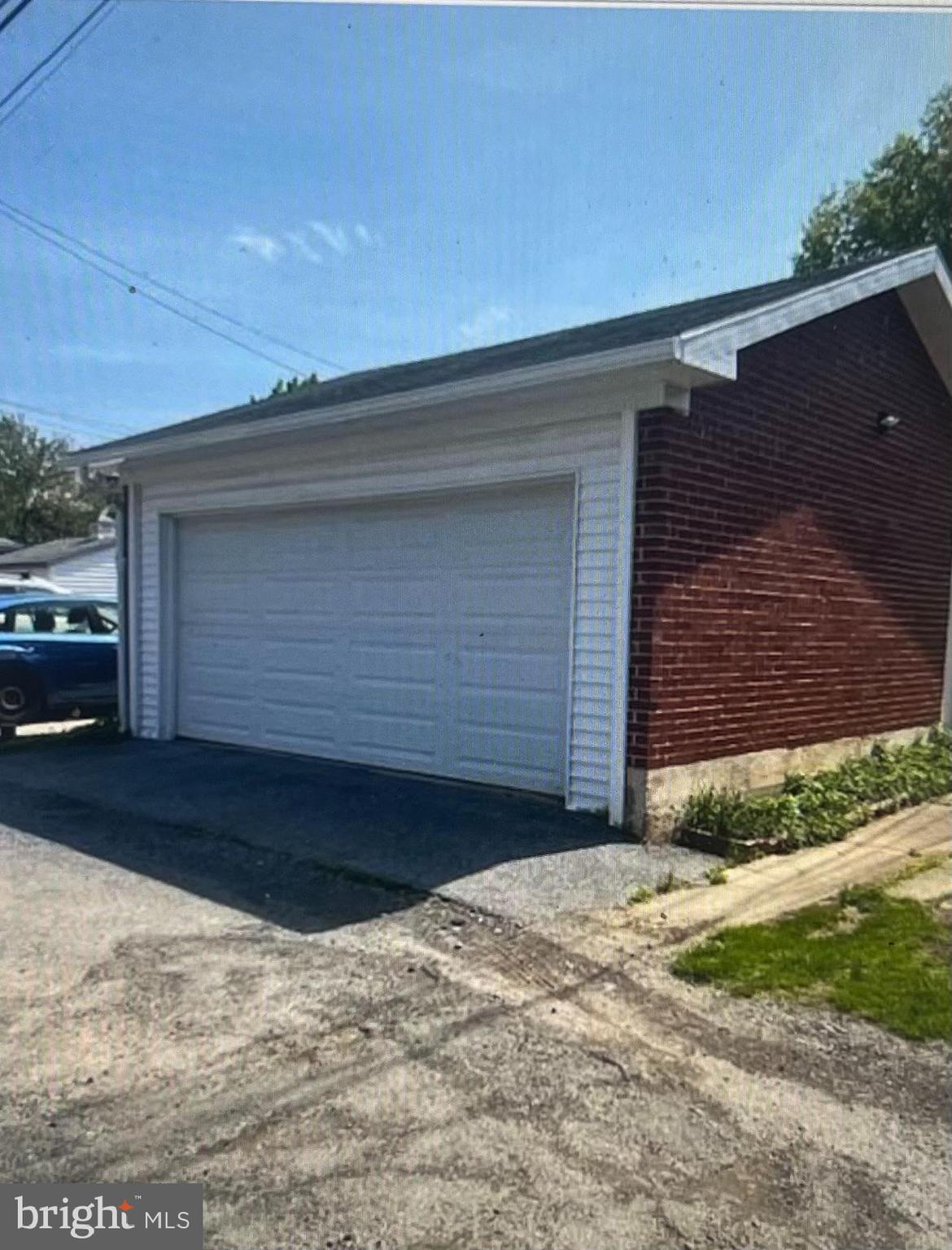 112 North Miller Street Reading, PA 19607 - Photo 4 of 32
