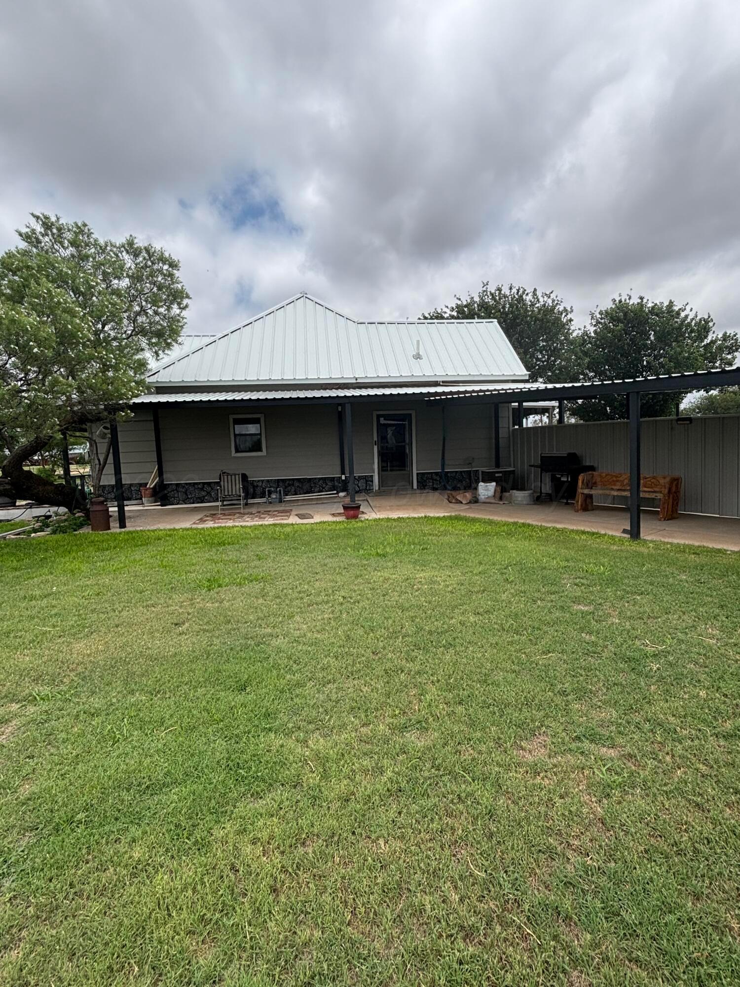 201 County Road KB Childress, TX 79201 - Photo 2 of 21 2