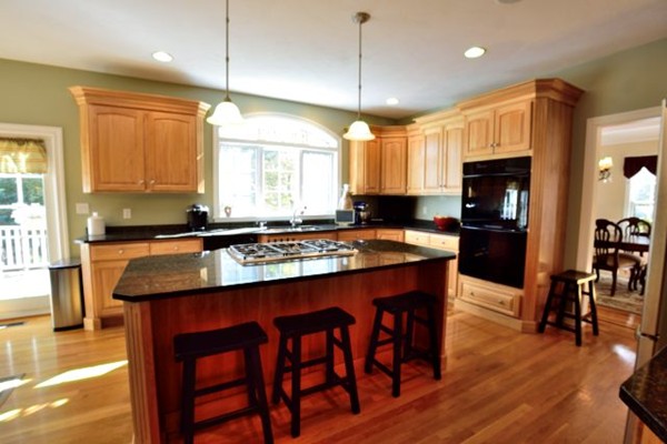 104 Thistle Road North Andover, MA 01845 - Photo 12 of 30 Gallery Image 12
