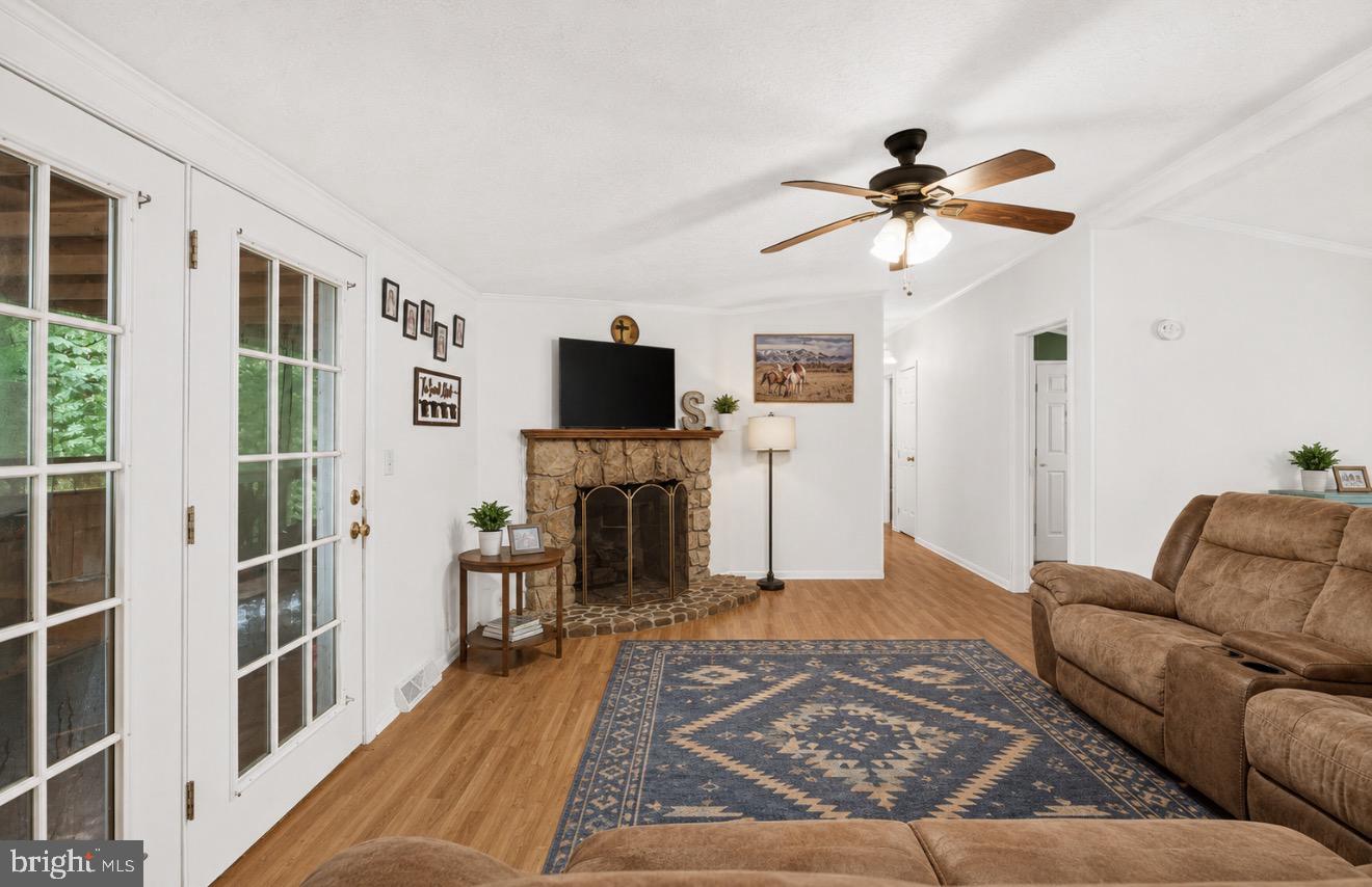 1298 Walnut Shell Drive Vinton, VA 24179 - Photo 4 of 13