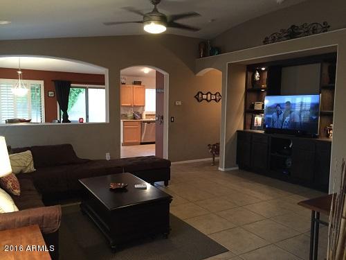 1727 East Harwell Road Phoenix, AZ 85042 - Photo 8 of 20 IMG_0149 (1)