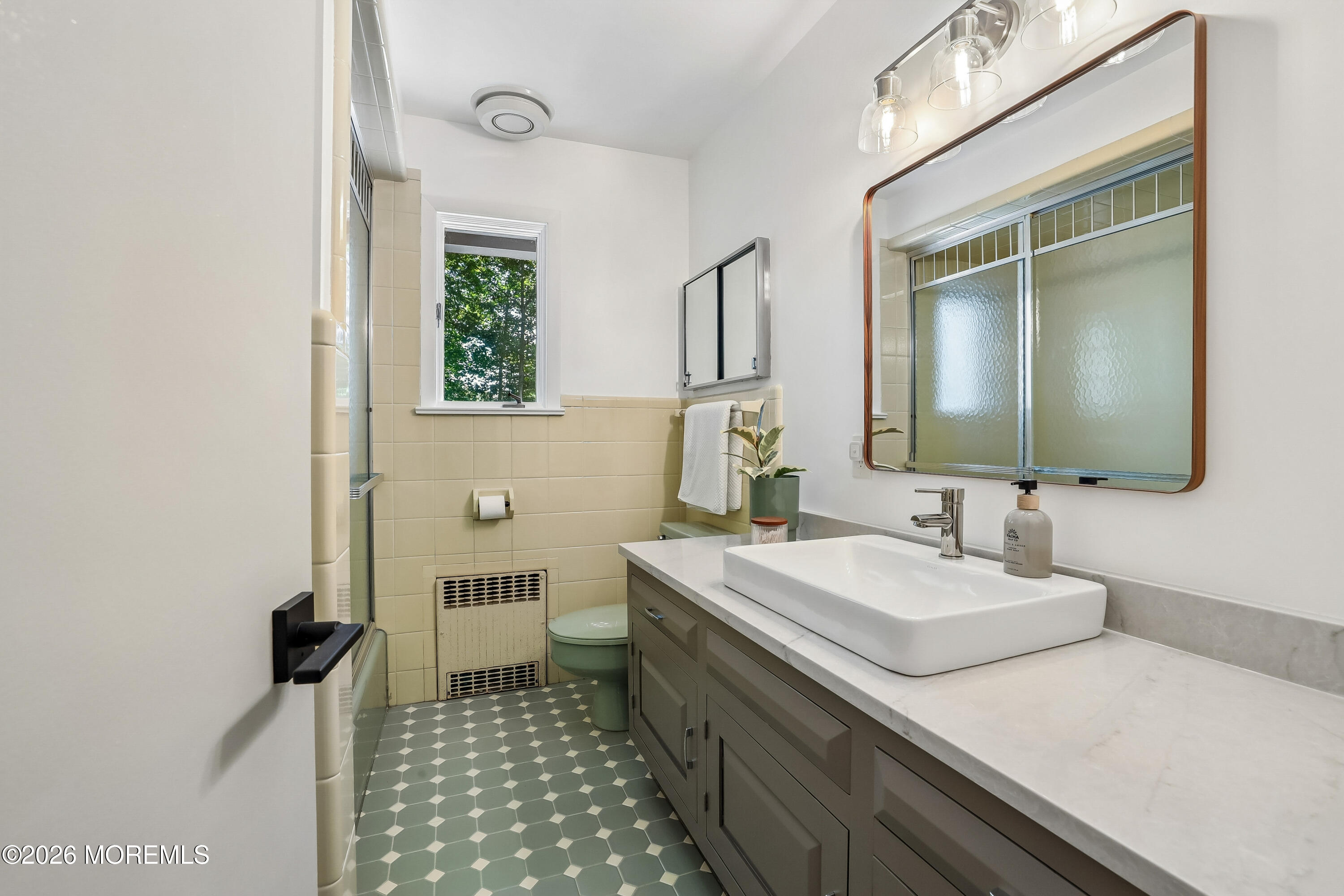 5 Coventry Square Holmdel, NJ 07733 - Photo 14 of 41 005