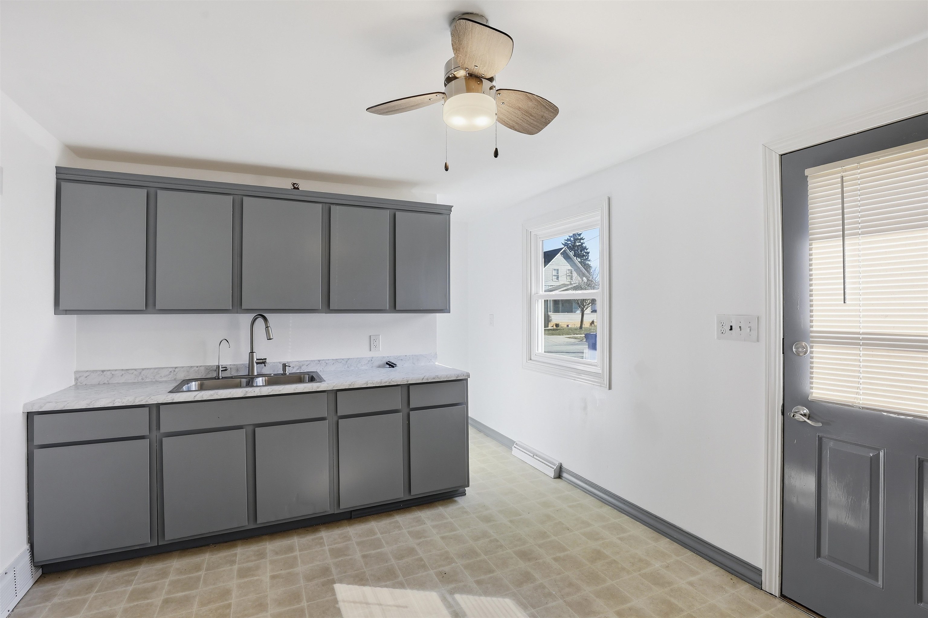 1001 West Grant Street Appleton, WI 54914 - Photo 4 of 19
