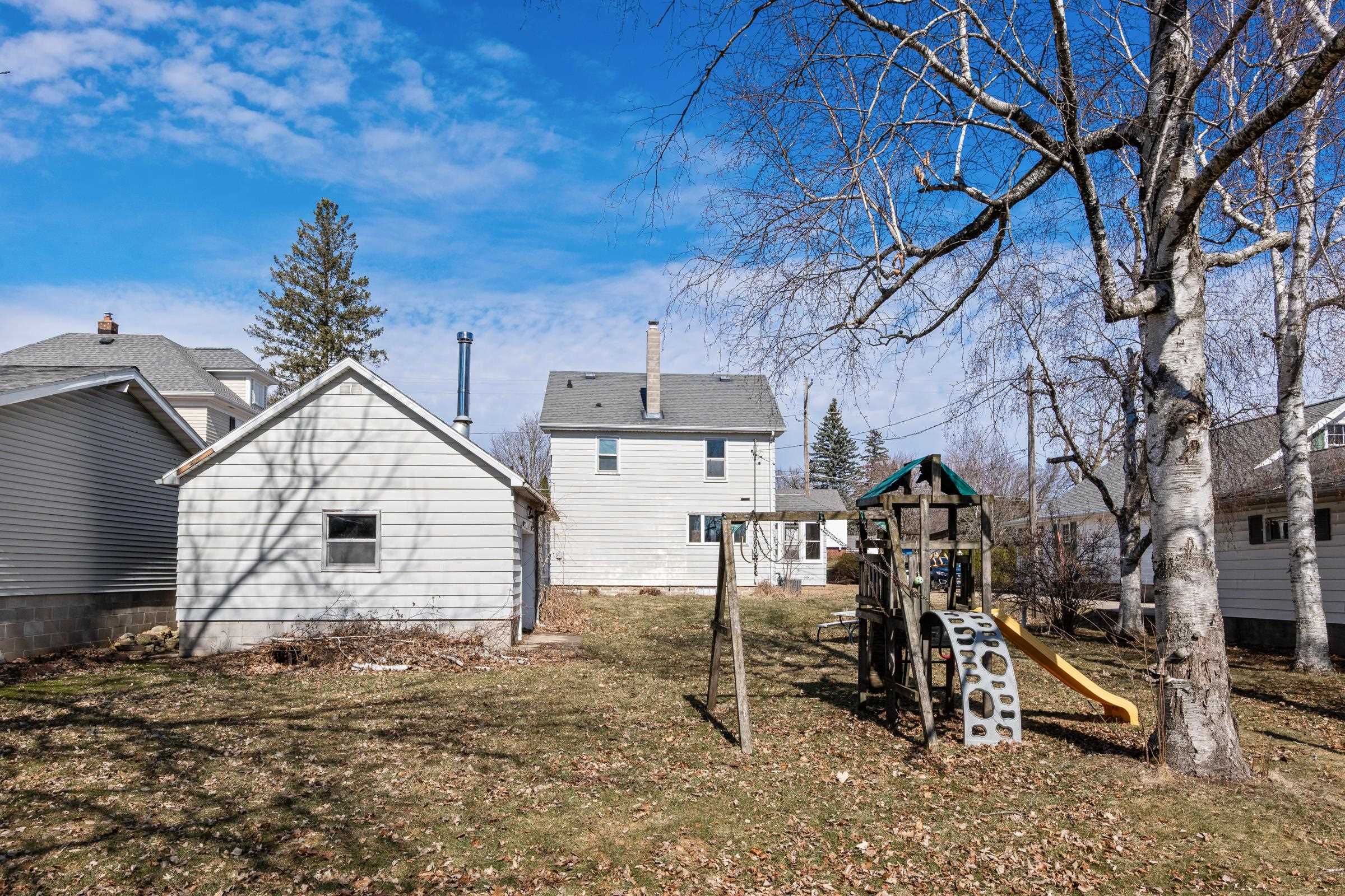 425 Howard Street Ripon, WI 54971 - Photo 12 of 54