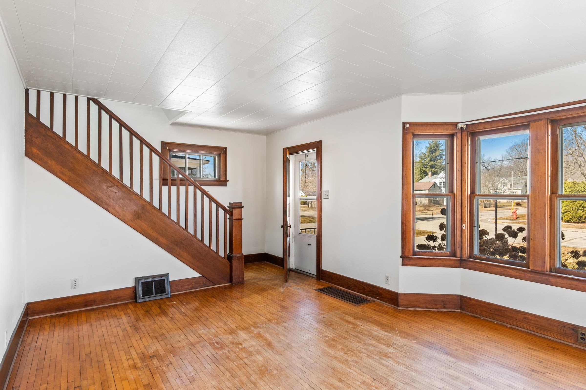 425 Howard Street Ripon, WI 54971 - Photo 13 of 54