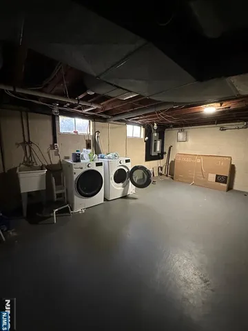 a view of a backyard of the house