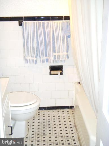 923 Coleridge Road Baltimore, MD 21229 - Photo 13 of 15 Bath #1
