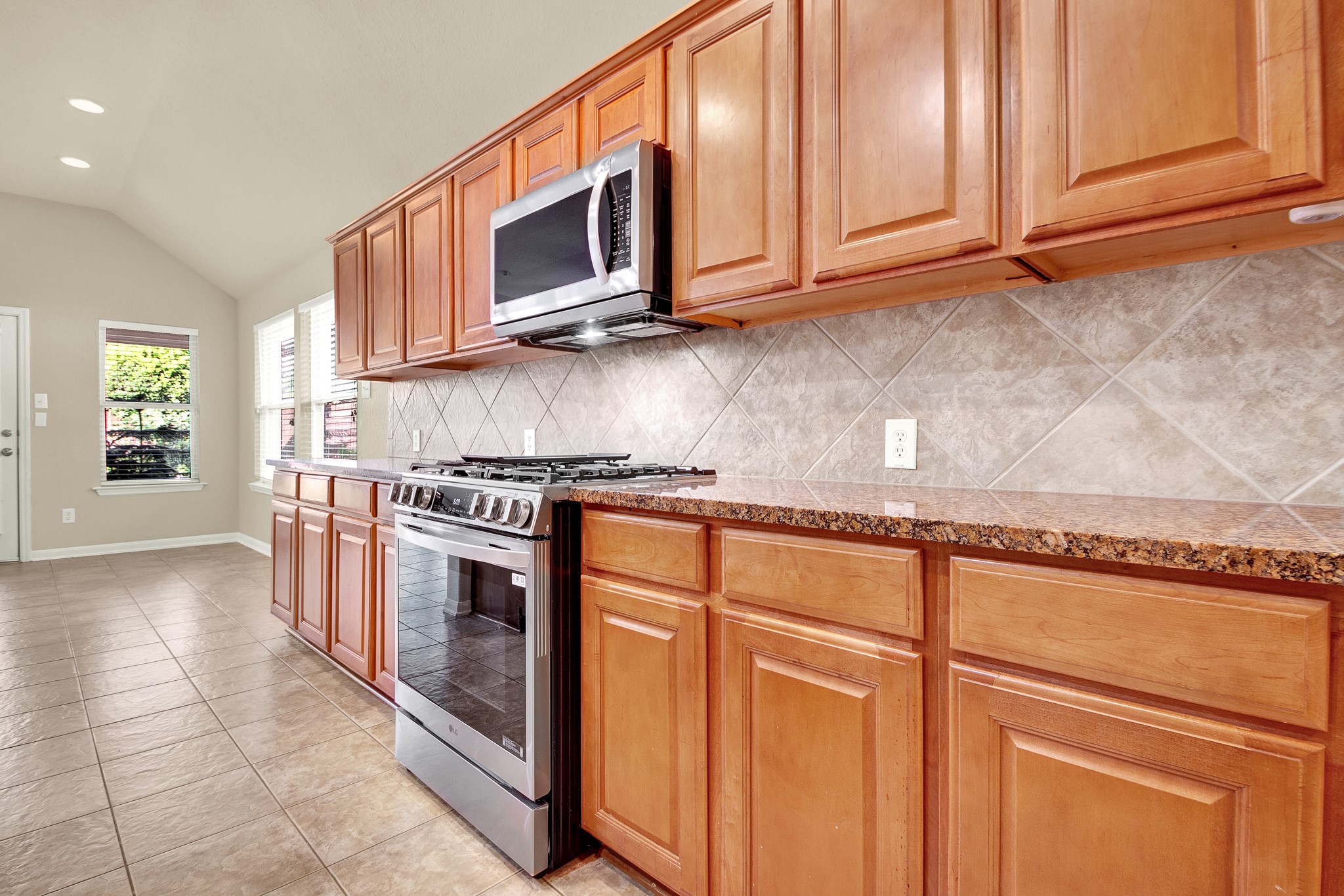 9226 Fernwillow Drive Spring, TX 77379 - Photo 13 of 36 Gallery Image 13