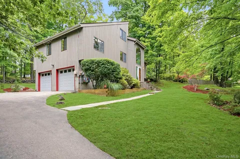 $815,000 | 43 Powder Horn Road, Cortlandt Manor, NY 10567