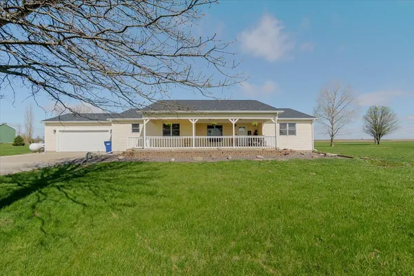 $399,000 | 1388 East 2950 North Road, Mansfield, IL 61854