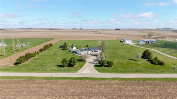 $399,000 | 1388 East 2950 North Road, Mansfield, IL 61854