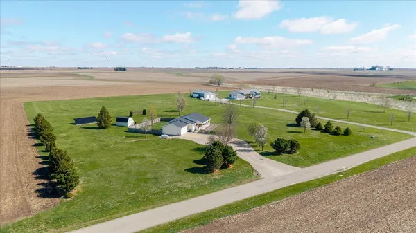 $399,000 | 1388 East 2950 North Road, Mansfield, IL 61854