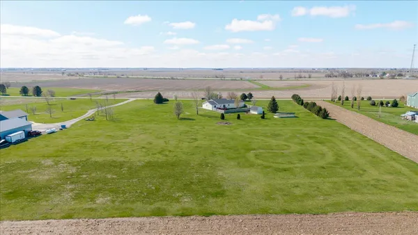 $399,000 | 1388 East 2950 North Road, Mansfield, IL 61854