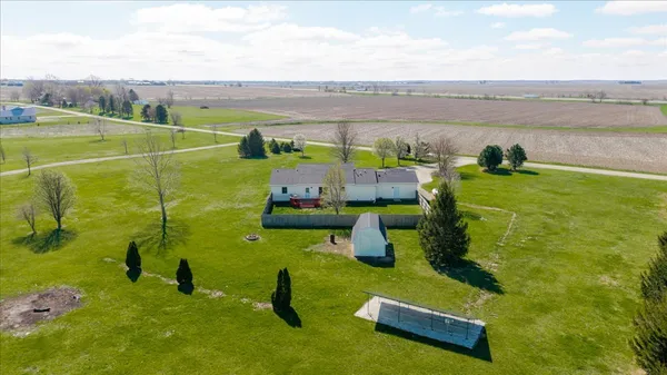 $399,000 | 1388 East 2950 North Road, Mansfield, IL 61854