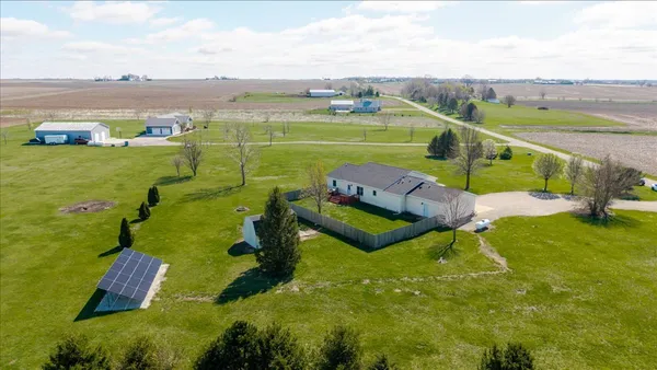 $399,000 | 1388 East 2950 North Road, Mansfield, IL 61854