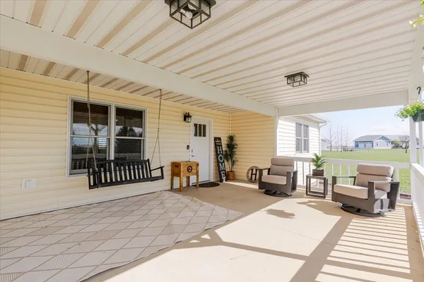 $399,000 | 1388 East 2950 North Road, Mansfield, IL 61854