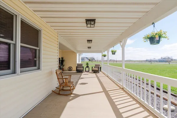 $399,000 | 1388 East 2950 North Road, Mansfield, IL 61854