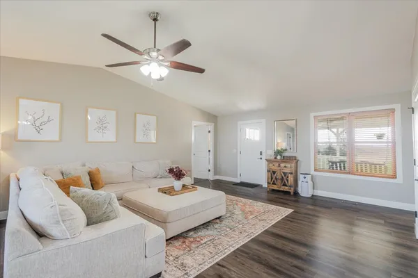 $399,000 | 1388 East 2950 North Road, Mansfield, IL 61854