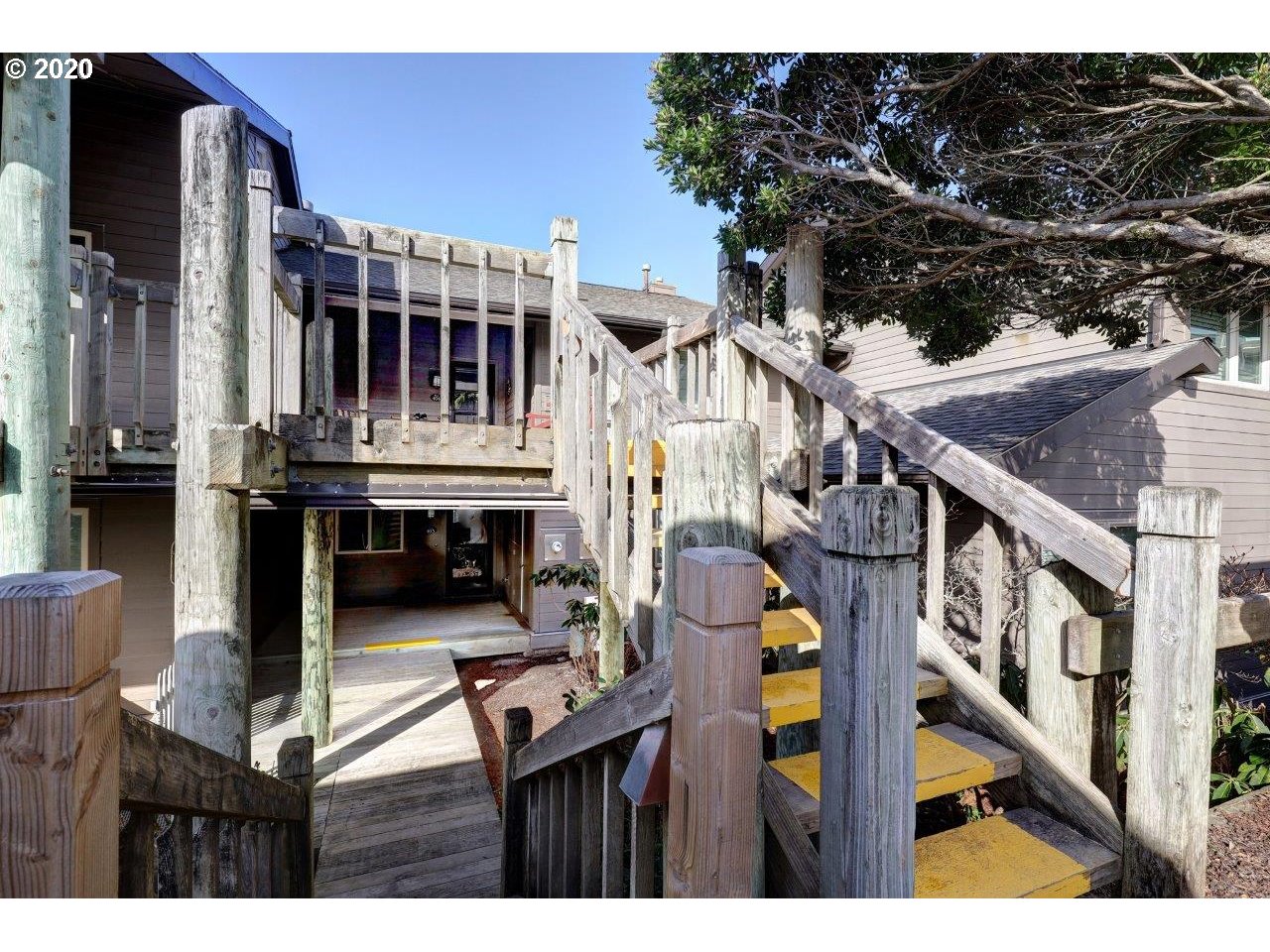 403 Breakers Point, Unit 403 Cannon Beach, OR 97110 - Photo 3 of 32