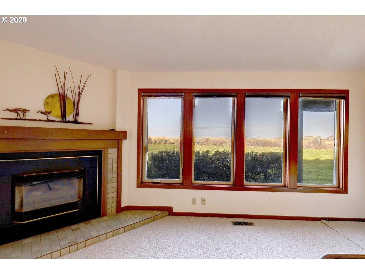 403 Breakers Point, Unit 403 Cannon Beach, OR 97110 - Photo 7 of 32