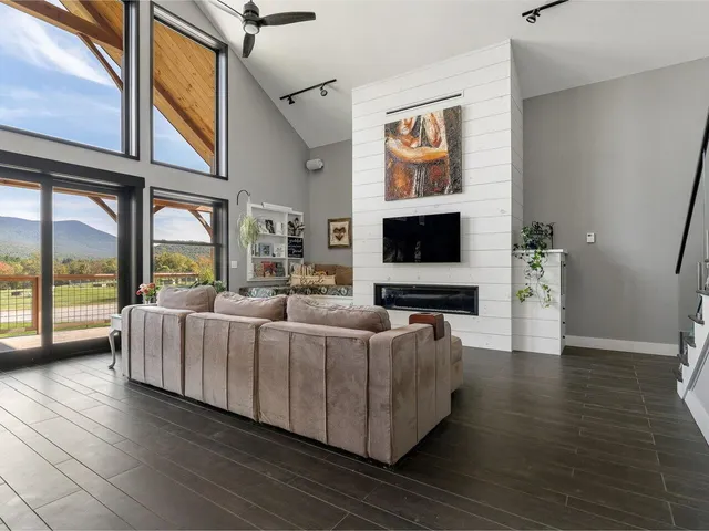 $1,795,000 | 242 Meadow Brook Drive, Starksboro, VT 05487