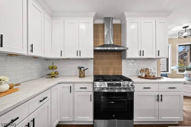 $849,000 | 5 1st Street, Fair Lawn, NJ 07410