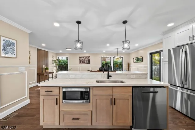 $849,000 | 5 1st Street, Fair Lawn, NJ 07410