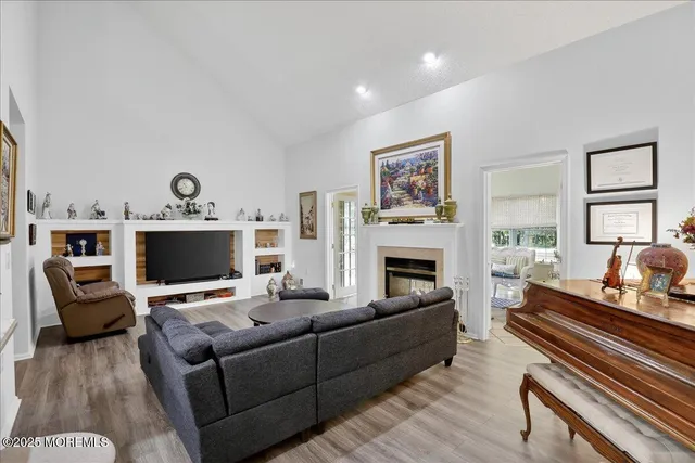 $639,900 | 10 Sunningdale Court, Jackson, NJ 08527