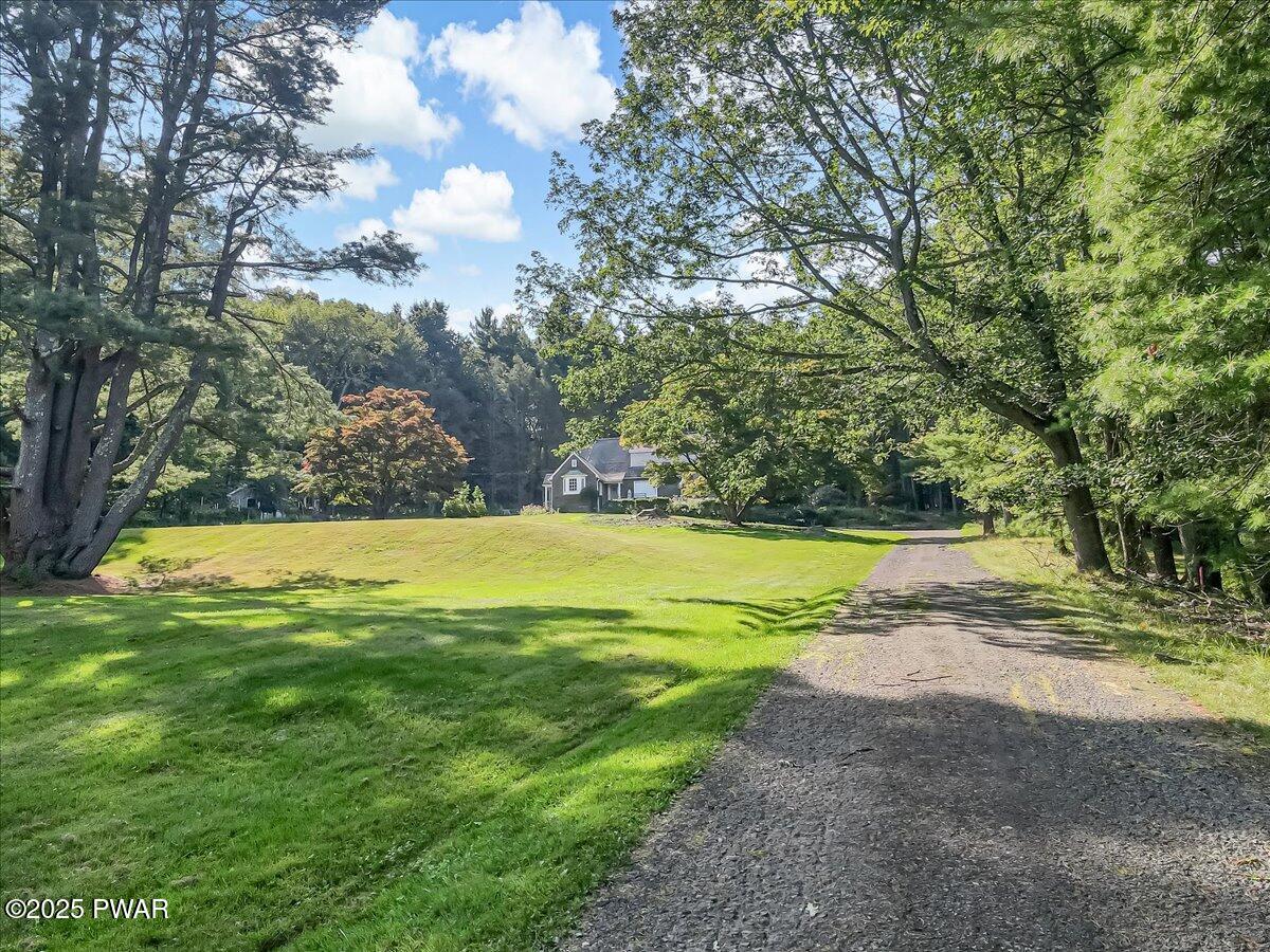526 Highway 507 Paupack, PA 18451 - Photo 4 of 76