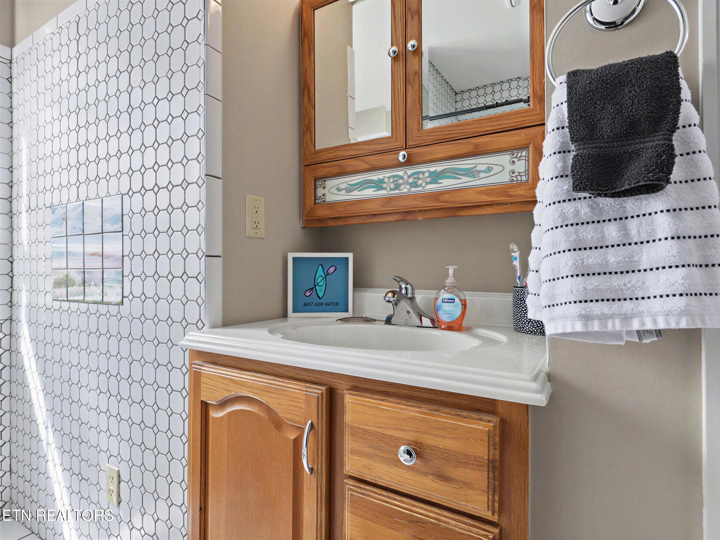 1447 Cove Pointe Road La Follette, TN 37766 - Photo 14 of 48 9_18