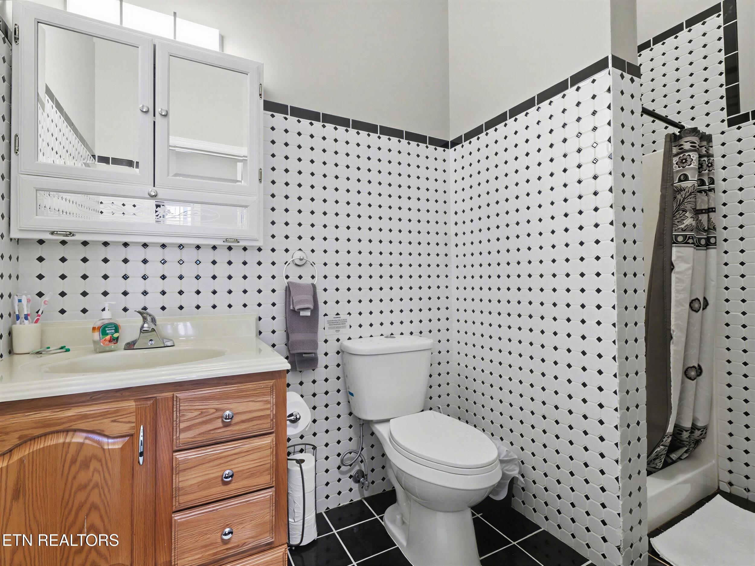 1447 Cove Pointe Road La Follette, TN 37766 - Photo 26 of 48 21_40