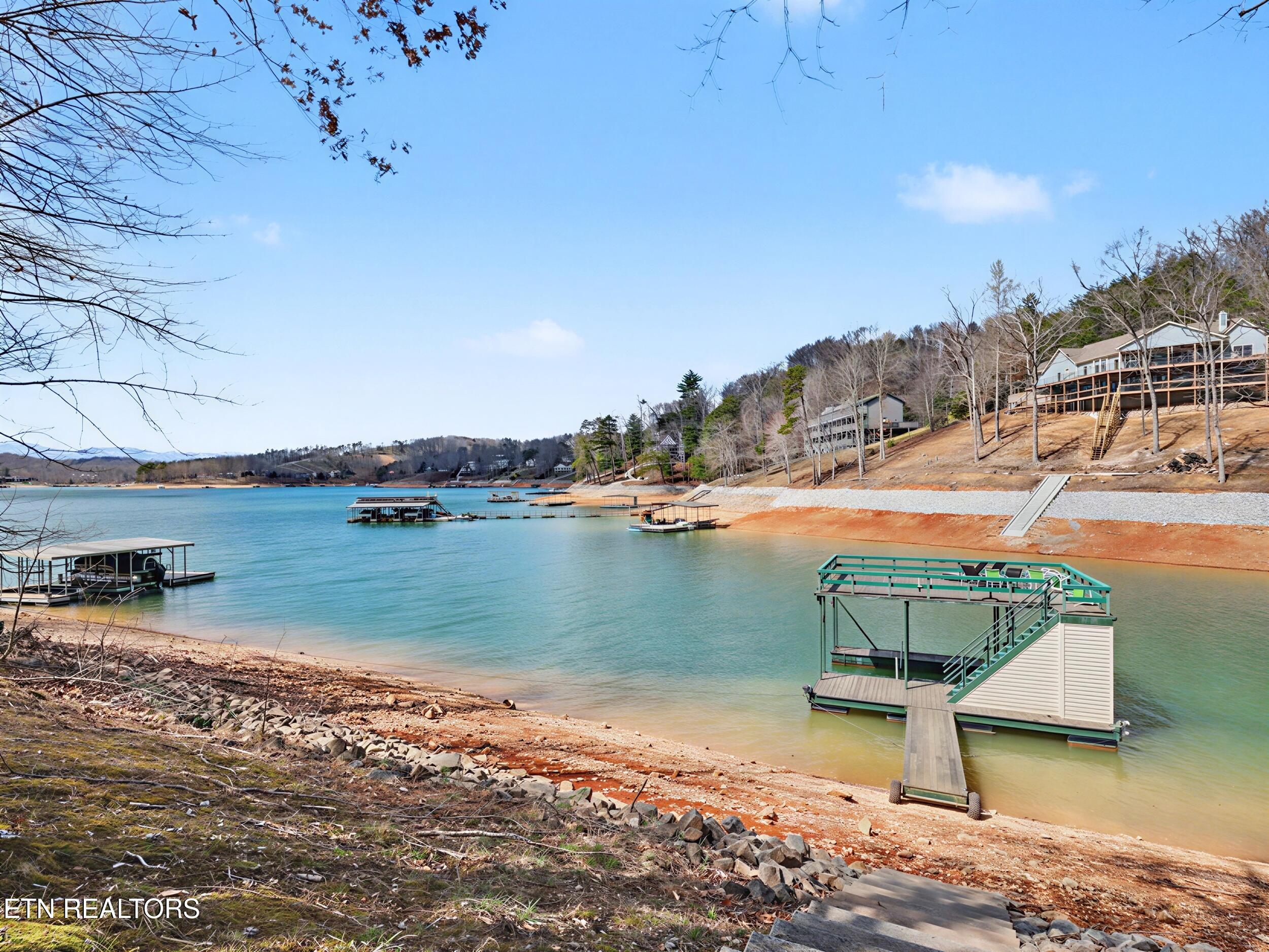 1447 Cove Pointe Road La Follette, TN 37766 - Photo 5 of 48 36_28