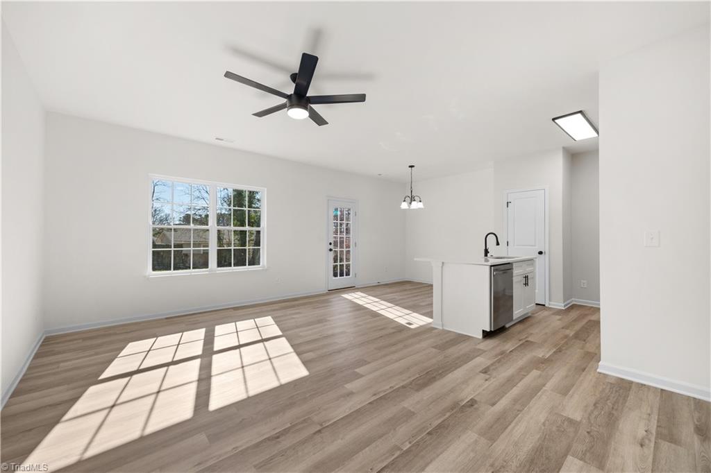 537 Flint Avenue High Point, NC 27260 - Photo 2 of 10